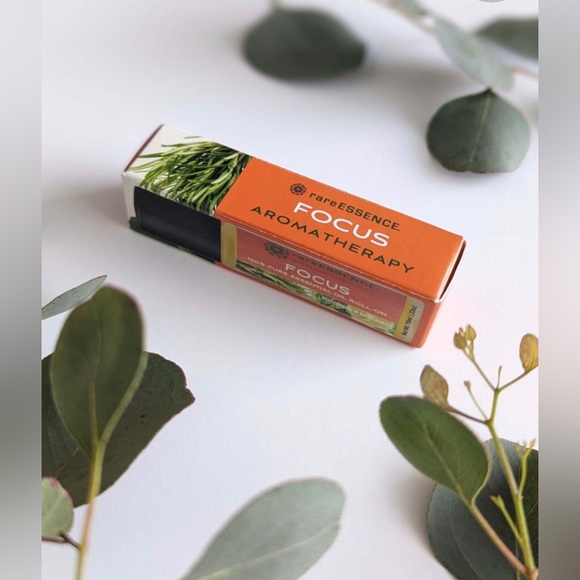 NIB RareEssence Focus Roll-On 💯% Pure Essential Oil - Picture 1 of 3